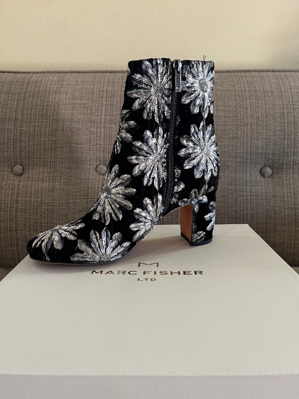 Marc Fisher Women's Black and Silver Boots - Brand New in Box - Size 7.5M